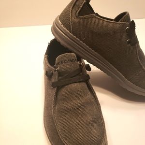 Boys skechers slip on boat shoes size 3 grey/black.